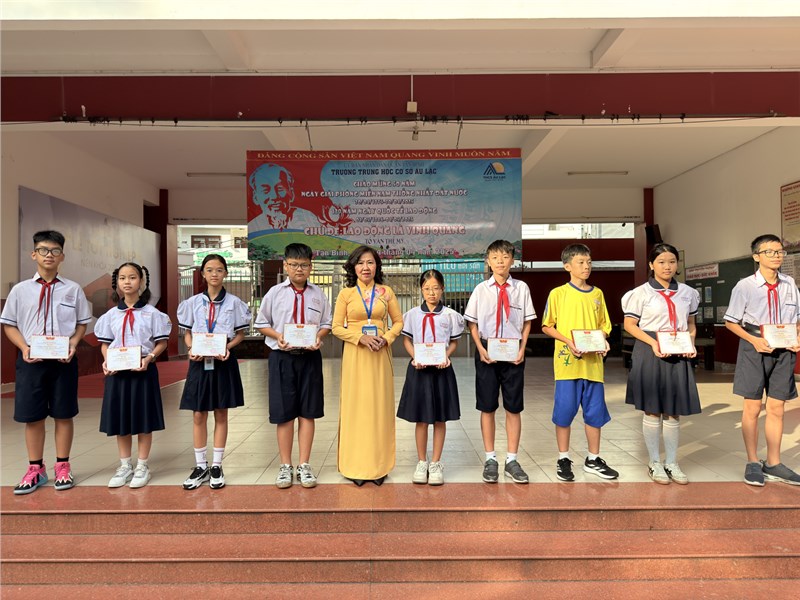 <a href="/tin-tuc-su-kien/khen-thuong-hoc-sinh-nhat-thang-va-hoc-sinh-tien-bo-thang-3-nh-2024-2025/ct/26641/699935">Khen thưởng học sinh Nhất tháng và học sinh tiến<span class=bacham>...</span></a>